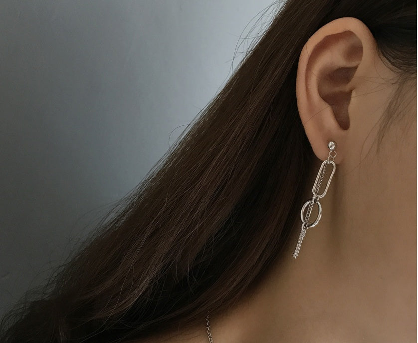 Silber Asymmetrie Ohrringe – Modern & Einzigartig | Solea Jewelry