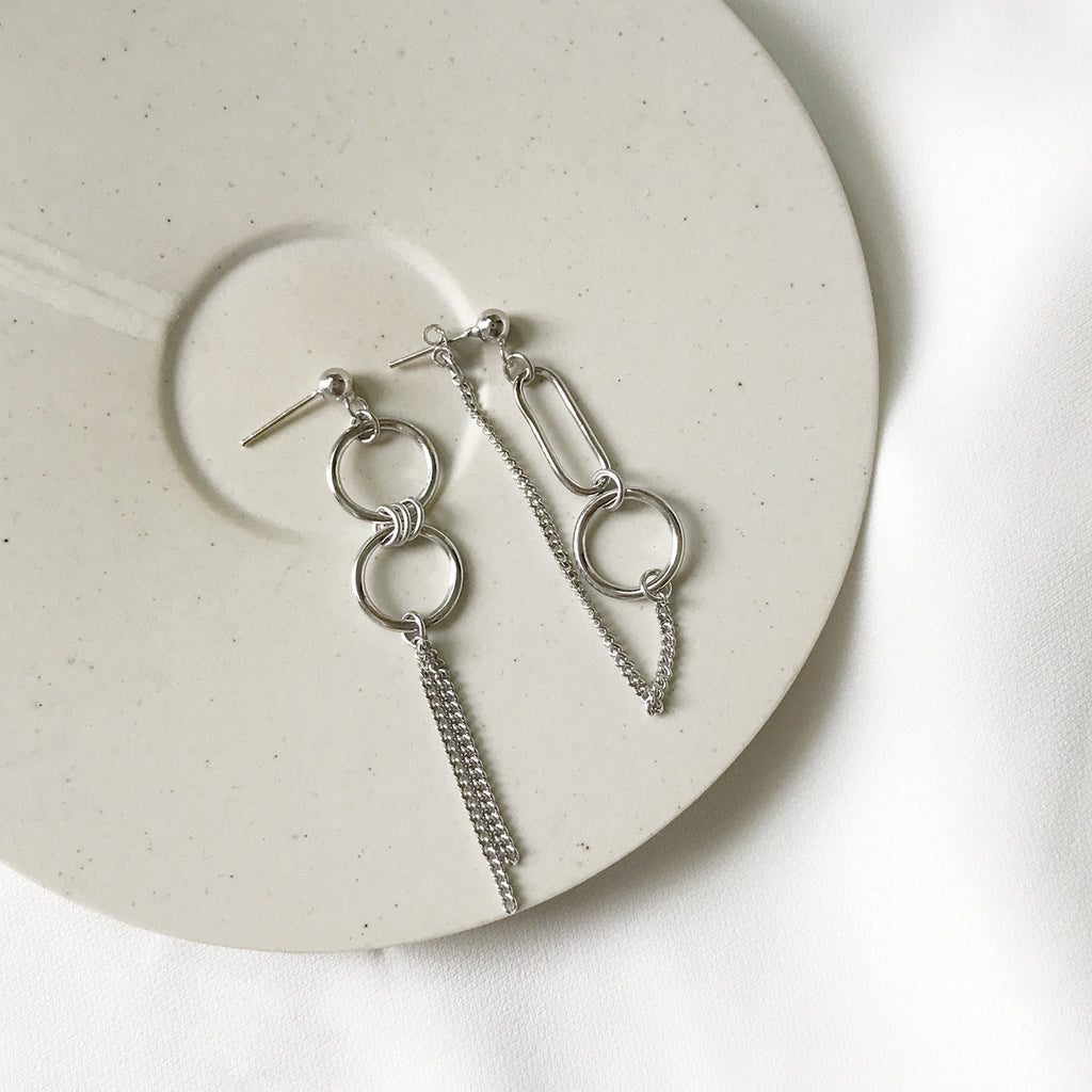 Silber Asymmetrie Ohrringe – Modern & Einzigartig | Solea Jewelry