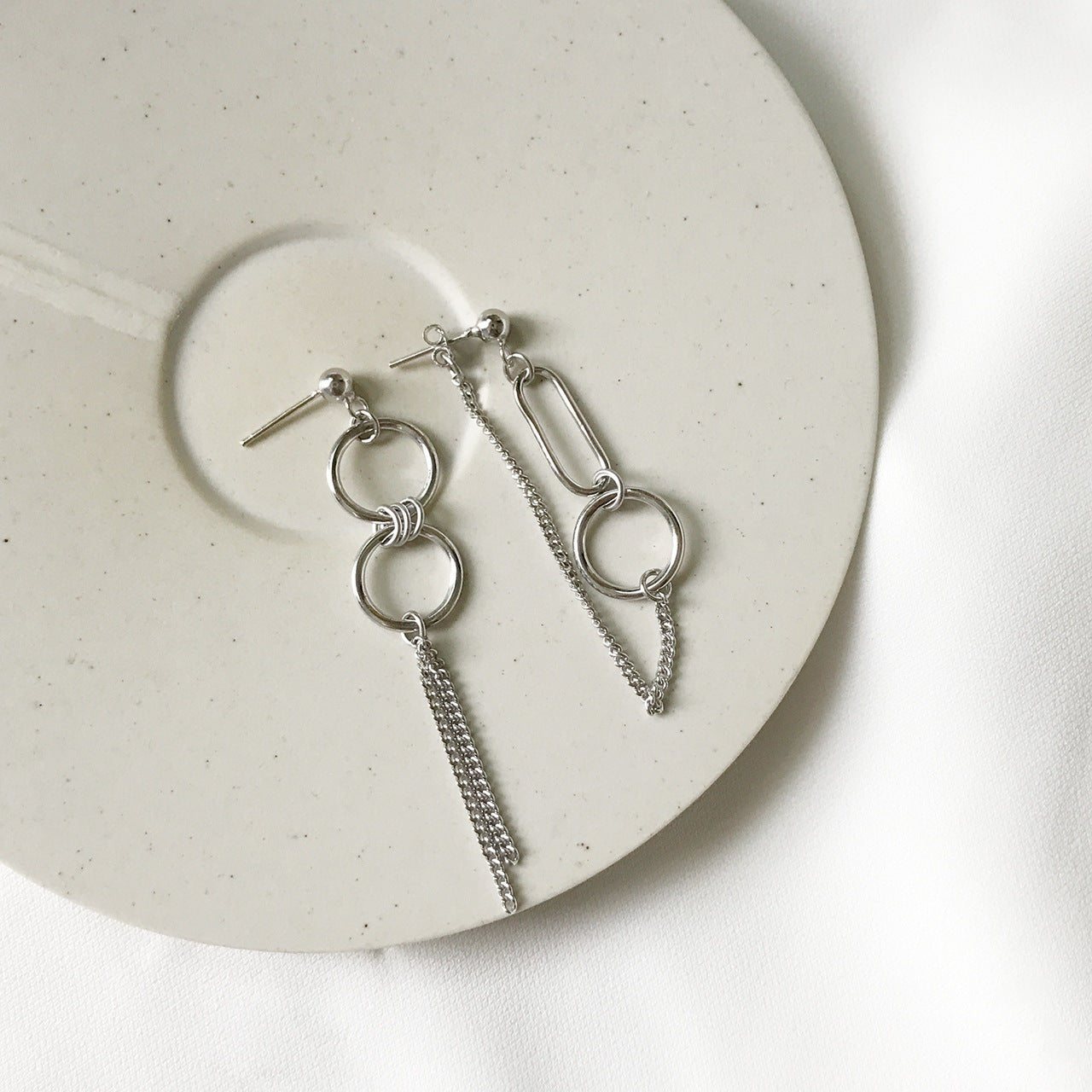 Silber Asymmetrie Ohrringe – Modern & Einzigartig | Solea Jewelry