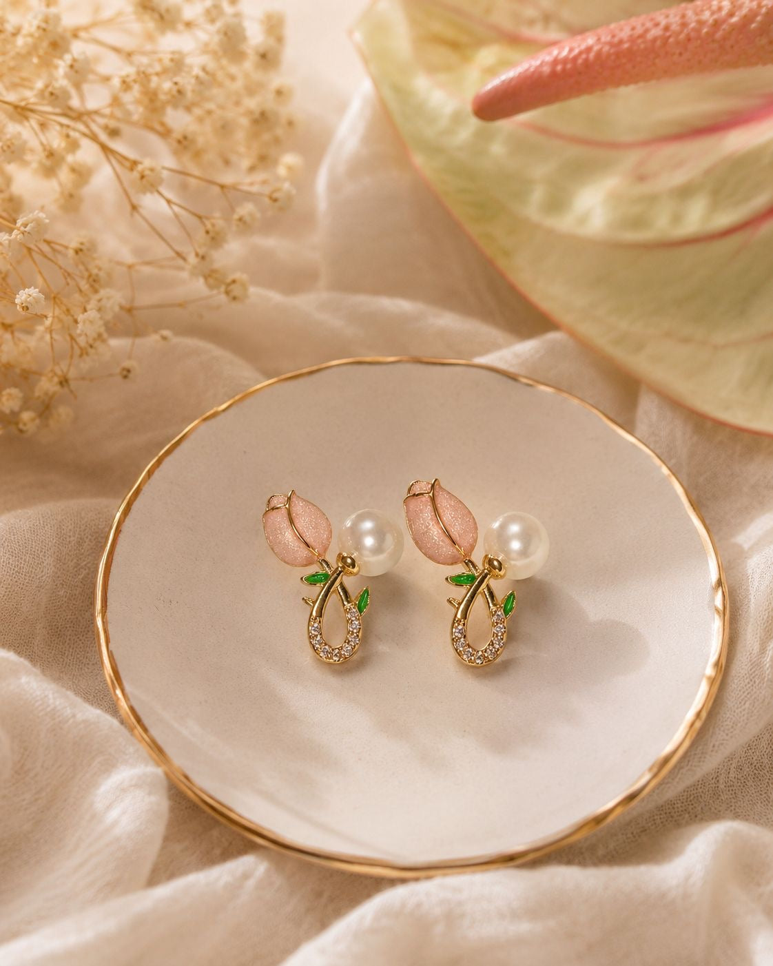 Tulpen-Ohrringe mit Perlen – Romantisches Blumen-Design | Solea Jewelry