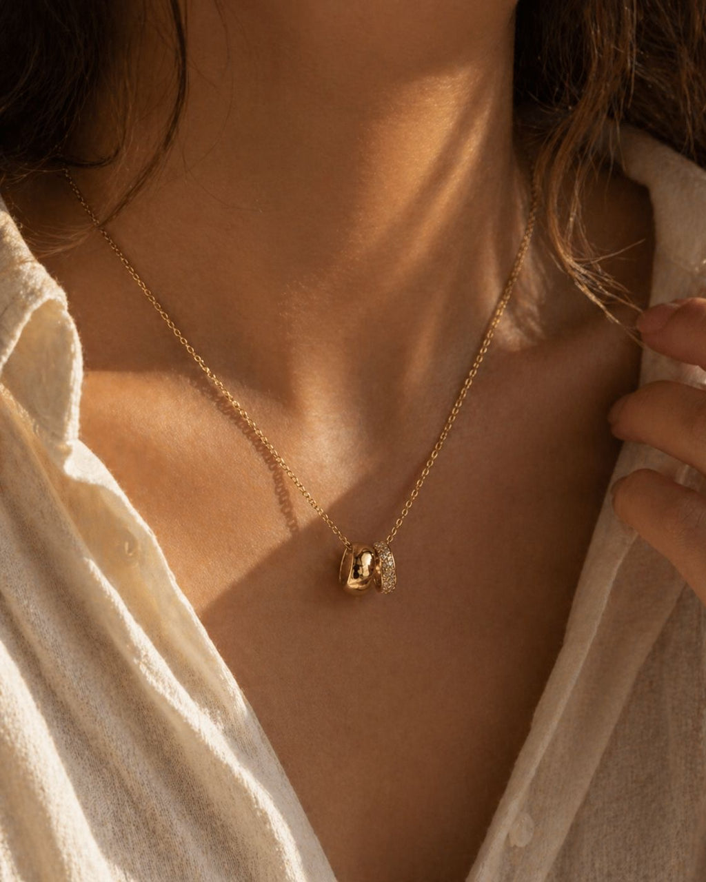 14K Halskette – Doppel-Anhänger Möbius | Solea Jewelry
